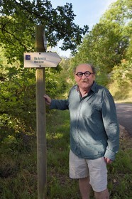France, Cantal (15), Neussargues-Moissac, étape sur le chemin de Saint-Jacques de Compostelle par la Via Arverna imaginé dans les années 2000 par Bernard Quinsat, aussi fondateur de la maison d’édition de guides Chamina
