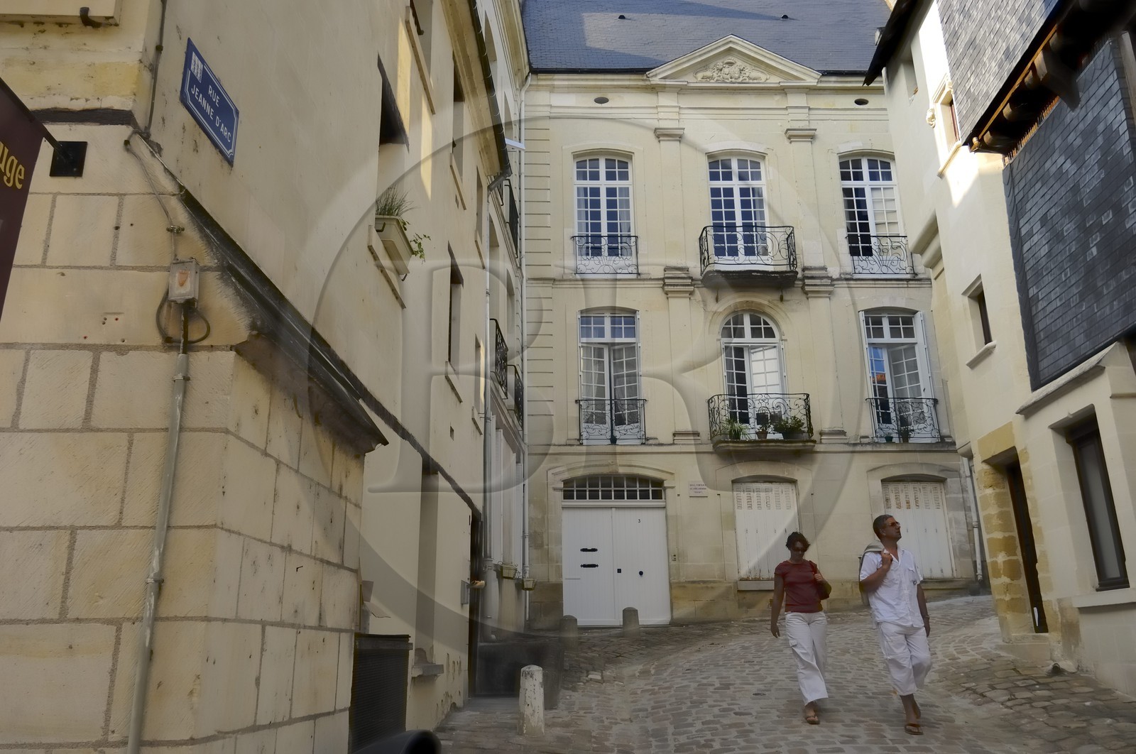 France, Indre et Loire (37), Vallée de la Loire classée Patrimoine Mondial de l'UNESCO, Chinon, rue Jeanne d'Arc qui monte au château