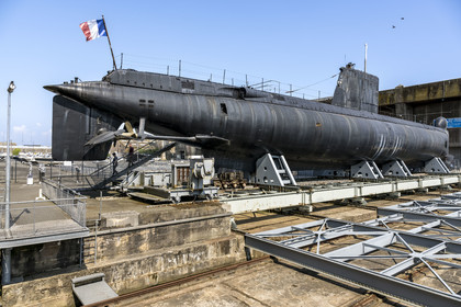 France, Morbihan (56), Lorient, Lorient La Base, ancienne base de sous-marins construite par les Allemands durant la Seconde Guerre mondiale, sous-marin Flore S645 en service de 1964 à 1989 et son musée
