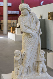 France, Bouches du Rhone, Arles, musée départemental Arles antique, statue of Medea (1st - 3rd century)