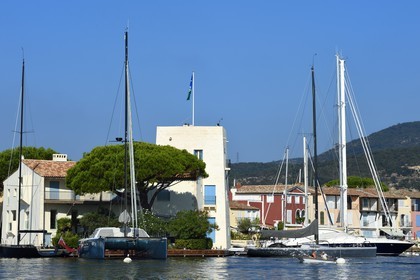 France, Var (83),  golfe de Saint-Tropez, la cité lacustre de Port-Grimaud, ancienne maison de l'architecte Francois Spoerry