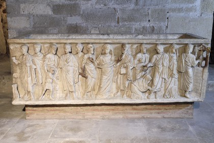 France, Puy de Dome, Clermont Ferrand, Notre-Dame de l'Assomption cathedral, in the 10th century crypt, 4th century Gallo-Roman Christian marble sarcophagus representing the deceased depicted as a prayer leader in the presence of Christ