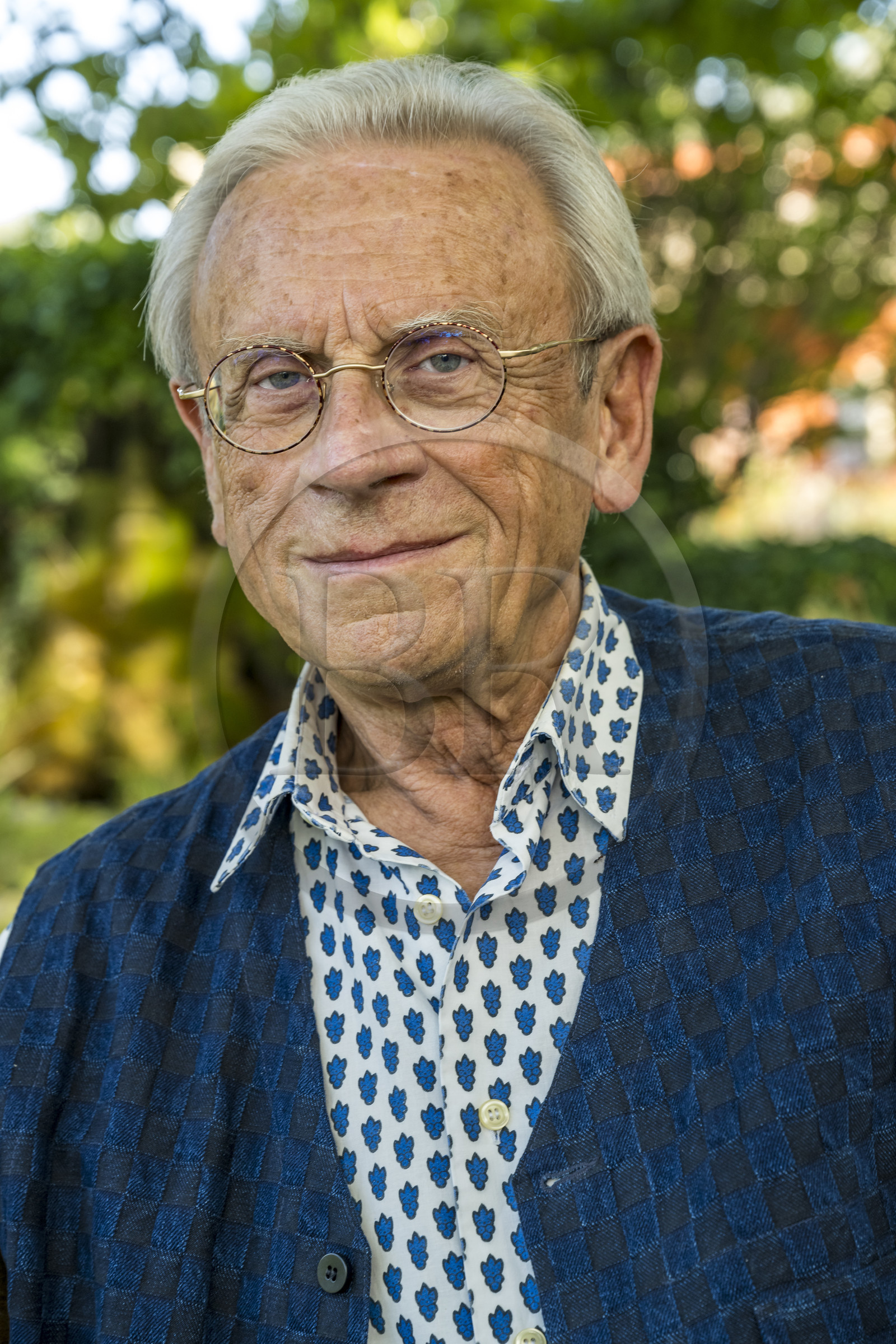France, Var, Provence Verte (Green Provence), Bras, Academie du Bain de Foret Provencale (Academy of Forest Bathing in Provence) Le Peyrourier - une campagne en Provence, Claude Fussler
