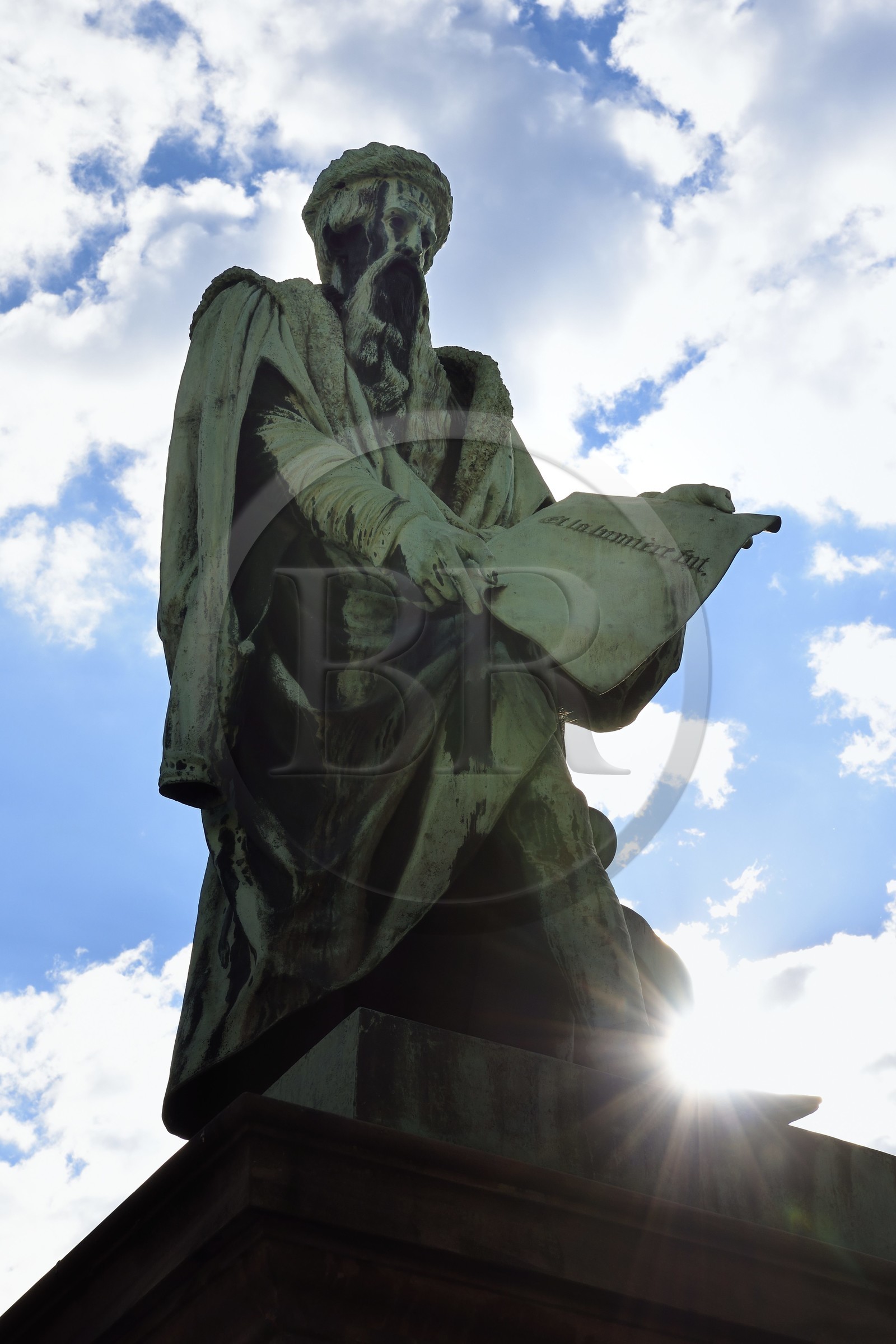 France, Bas-Rhin (67), Strasbourg, vieille ville classée au Patrimoine Mondial de l'UNESCO, place Gutenberg, la statue de Gutenberg par le sculpteur David d'Angers
