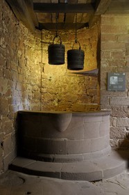 France, Bas Rhin, Orschwiller, Alsace Wine Road, Haut Koenigsbourg Castle, the well