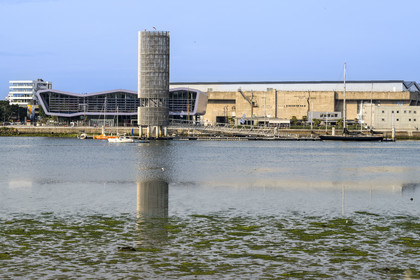 France, Morbihan (56), Lorient, Lorient La Base, ancienne base de sous-marins construite par les Allemands durant la Seconde Guerre mondiale,  Cité de la Voile Eric Tabarly