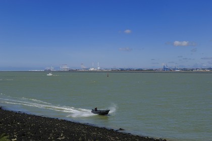 France, Calvados (14), embouchure de la Seine et le port du Havre sur la Rive Droite
