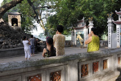 Vietnam, Hanoï, vieille ville, lac Hoan Kiem appelé le petit lac ou lac de l'épée restituée, temple Ngoc Son (de la montagne de jade)