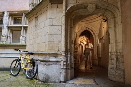 France, Rhone, Lyon, historical site listed as World Heritage by UNESCO, Vieux Lyon (Old Town), traboule (small passageway) connecting the 41 rue Saint Jean at the rue Mandelot