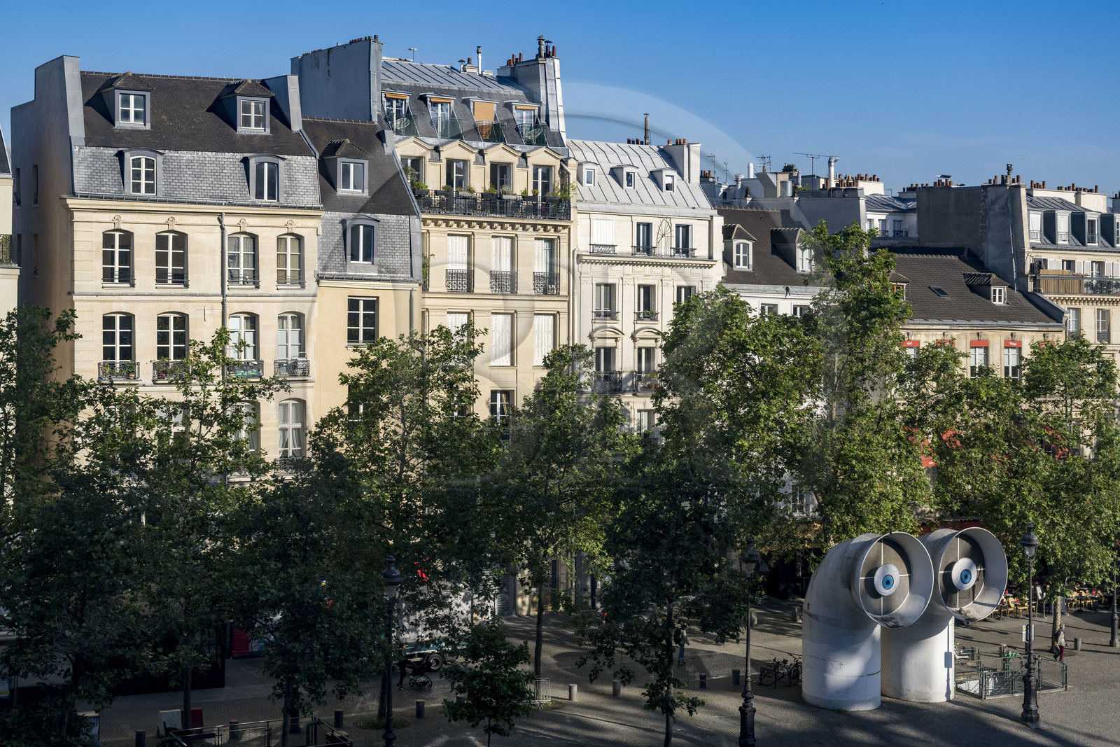 France, Paris (75), quartier des Halles, le Centre Pompidou ou Beaubourg, des architectes Renzo Piano, Richard Rogers et Gianfranco Franchini, parvis de Beaubourg, bouches d'aération du Centre Pompidou (Centre national d'art et de culture Georges-Pompidou)