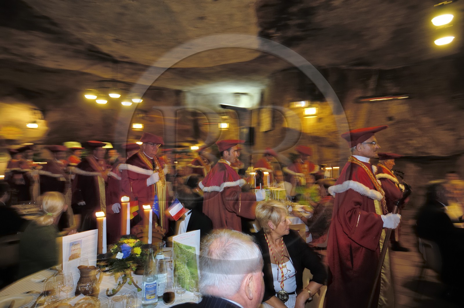 France, Indre et Loire (37), Chinon, les Caves Painctes, confrérie des bons entonneurs rabelaisiens lors du Chapitre de la Fleur