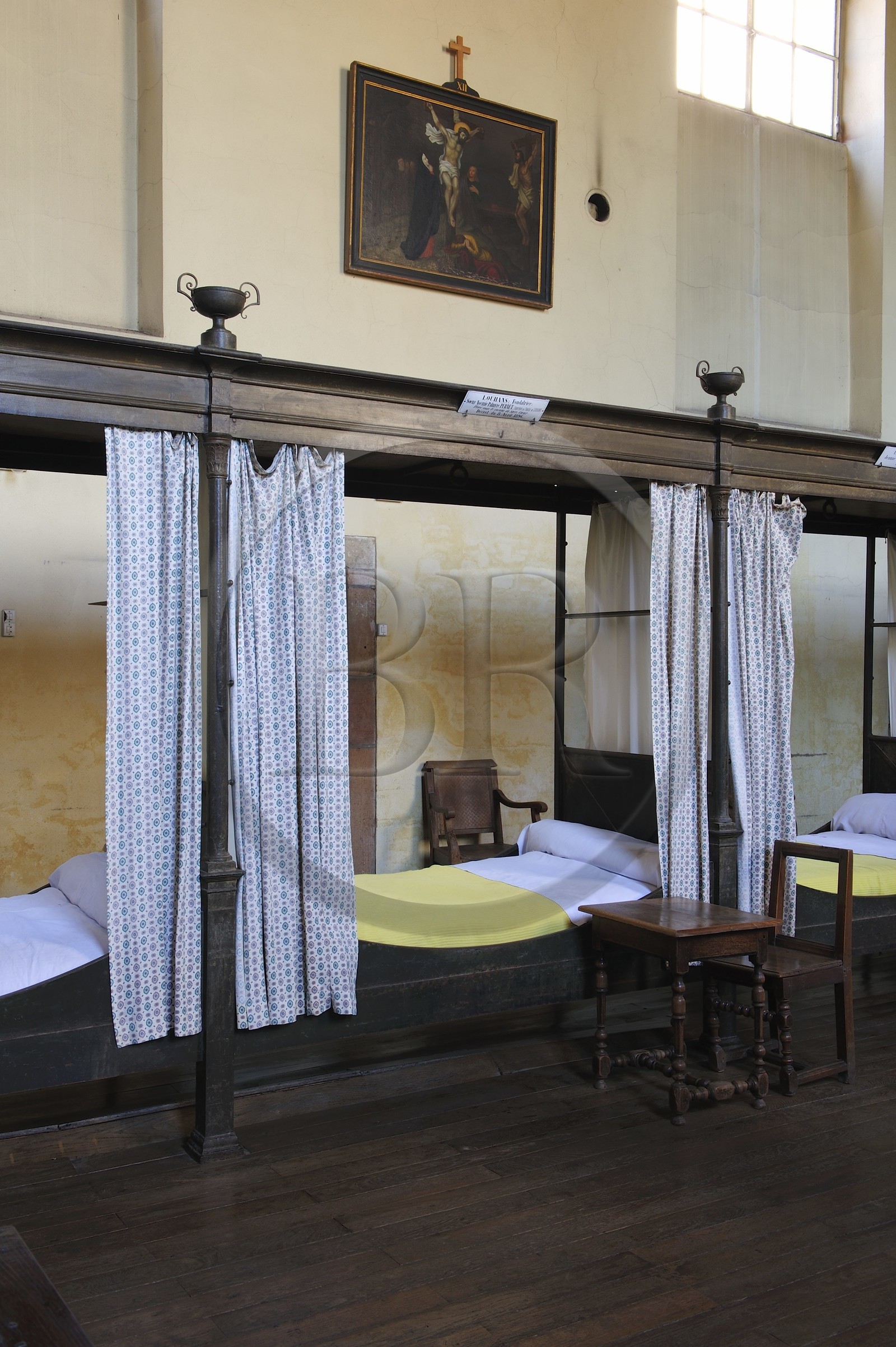 France, Saône et Loire (71), Louhans, l'Hôtel-Dieu, lit de malade