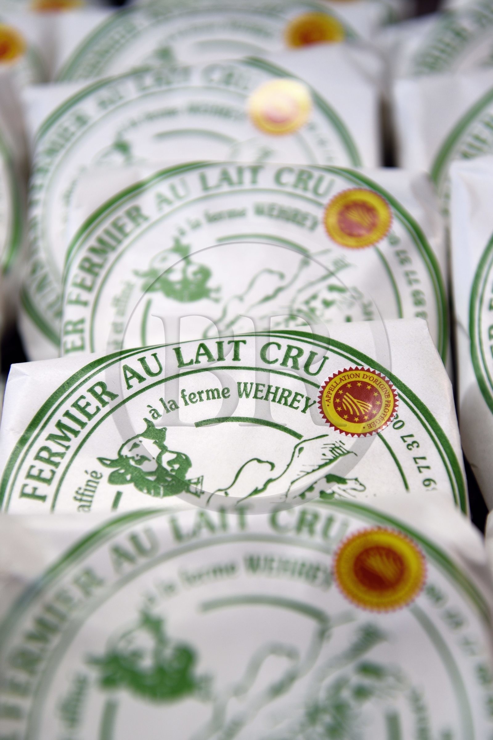 France, Haut-Rhin (68), Wasserbourg, Ferme-auberge Buchwald, munster AOP (lait de vache) produit par le marcaire Michel Wehrey