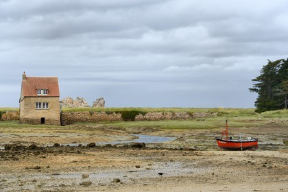 France, Cotes-d'Armor, Cote d'Ajoncs,Penvenan, tide mill of Bugueles