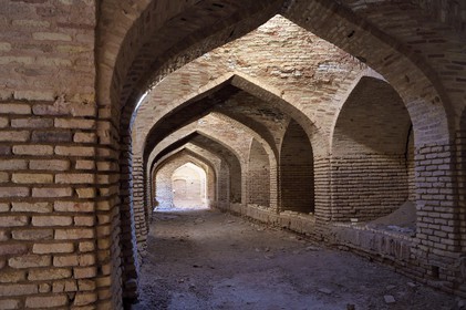 Iran, Province de Yazd, désert du Dasht-e Kavir, caravanserail de Saqand