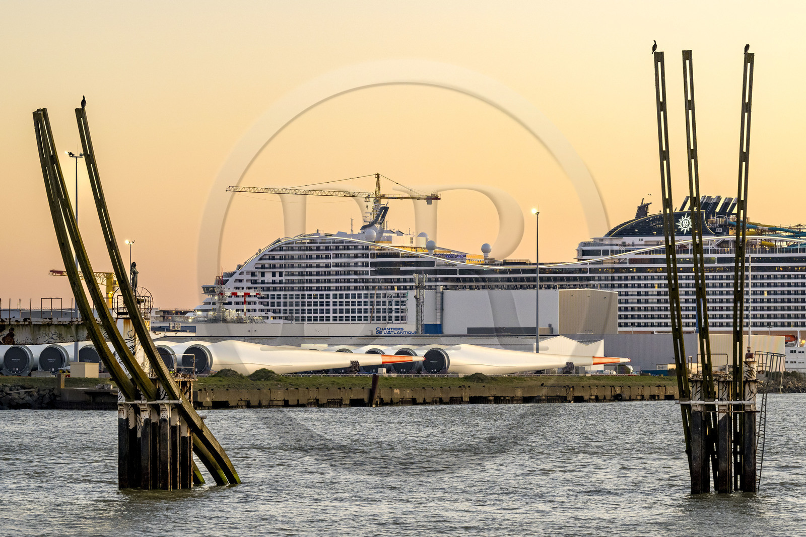 France, Loire-Atlantique (44), Saint-Nazaire, le paquebot de 333m MSC World America construit par les Chantiers de l'Atlantique quelques jours avant son lancement