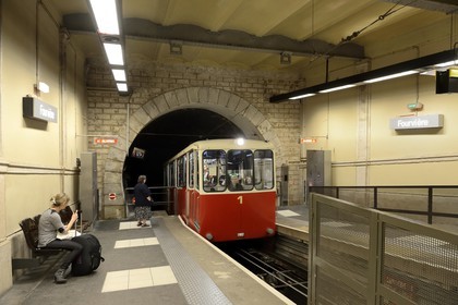 France, Rhône (69), Lyon, site historique classé Patrimoine Mondial de l'UNESCO, le funiculaire de Fourvière relie le quartier Saint-Jean dans le Vieux Lyon à la colline de Fourvière, la station Fourvière