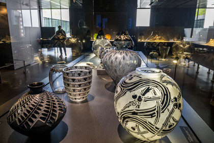 France, Bas-Rhin, Wingen-sur-Moder, Lalique museum, showcase presenting creations by Suzanne Lalique-Haviland