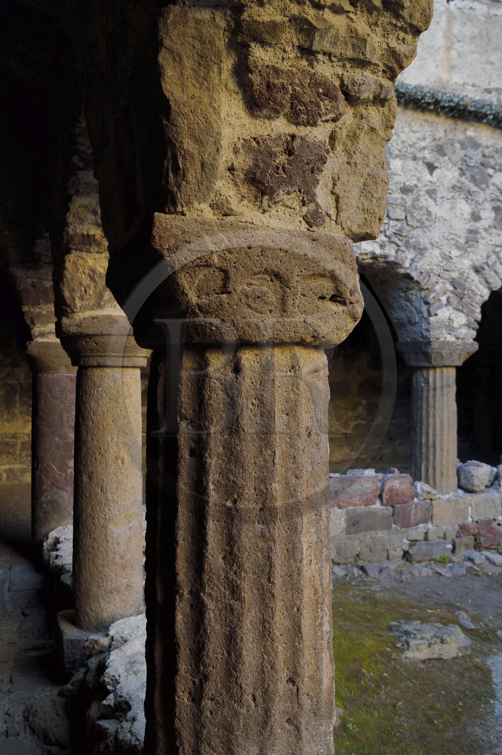 Italie, Sicile, iles Eoliennes, classées Patrimoine Mondial de l'UNESCO, Ile de Lipari, Lipari, Concattedrale di San Bartolomeo (cathédrale de Saint Bartolomé), le cloitre normand construit par le Roi Normand Ruggiero II en 1131