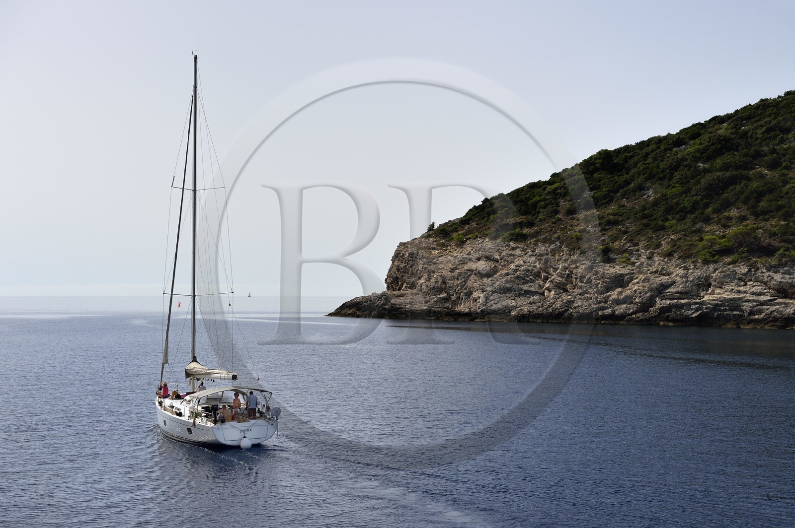 Croatie, Dalmatie, cote dalmate, voilier au large de l'Ile de Sipan