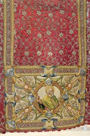 Espagne, Estremadure, Guadalupe, monastère royal de Santa Maria de Guadalupe classé Patrimoine mondial de l'UNESCO, musée des Broderies, chasuble en soie du XVIème siècle