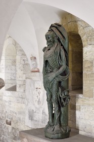 République Tchèque, Prague, Hradcany (quartier du château), chateau Royal, basilique Saint-Georges, la crypte, sculpture Renaissance représentant la Vanité du corps en décomposition