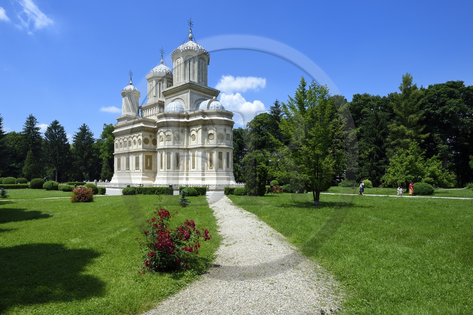 Roumanie, Valachie, Muntenie, le monastère de Curtea de Arges datant du XVIème siècle est aujourd'hui une église épiscopale qui abrite la nécropole des premiers rois de Roumanie