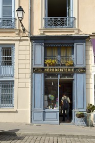 France, Rhone, Lyon, historical site listed as World Heritage by UNESCO, Vieux Lyon (Old Town), herbalist's shop on the Place Saint Jean