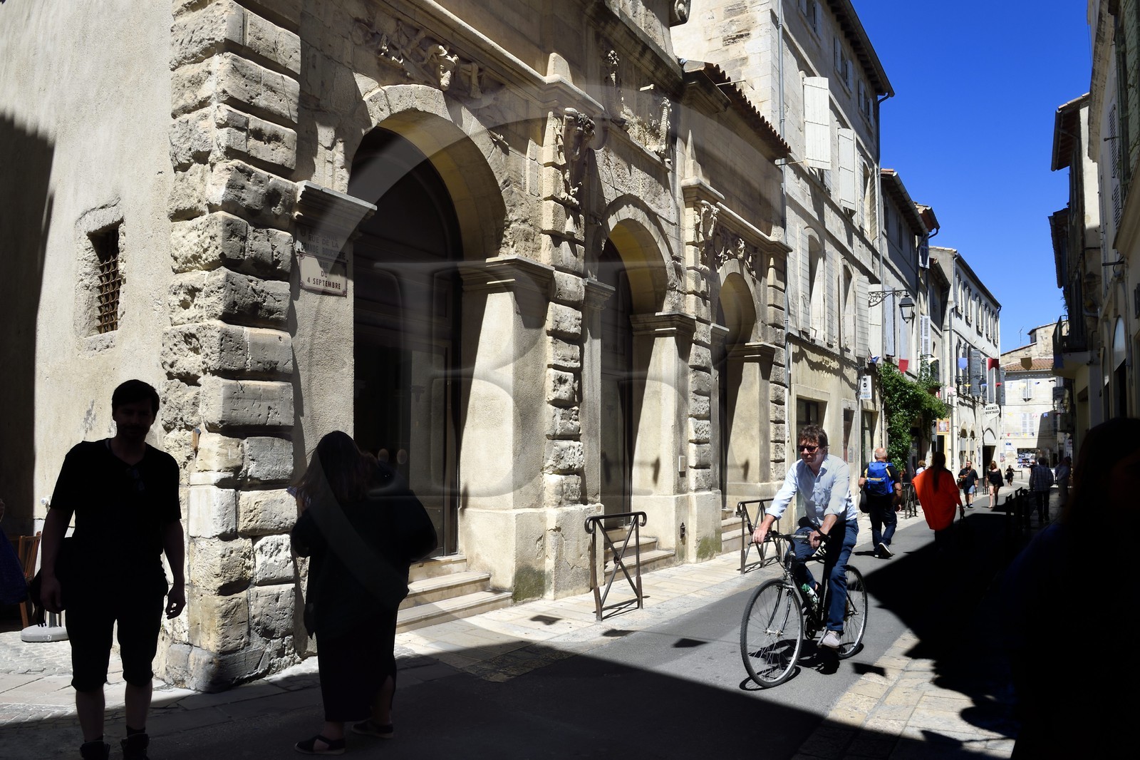 France, Bouches-du-Rhône (13), Arles, rue du Quatre-septembre, ancienne Grande Boucherie reconstruite en 1724 et décorée de têtes de boeufs et de moutons
