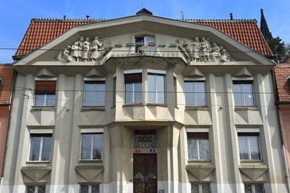 République Tchèque, Prague, quartier de Vysehrad, maison pour trois familles de l' architecte J. Chochol dans la rue Rasinovo Nabrezi