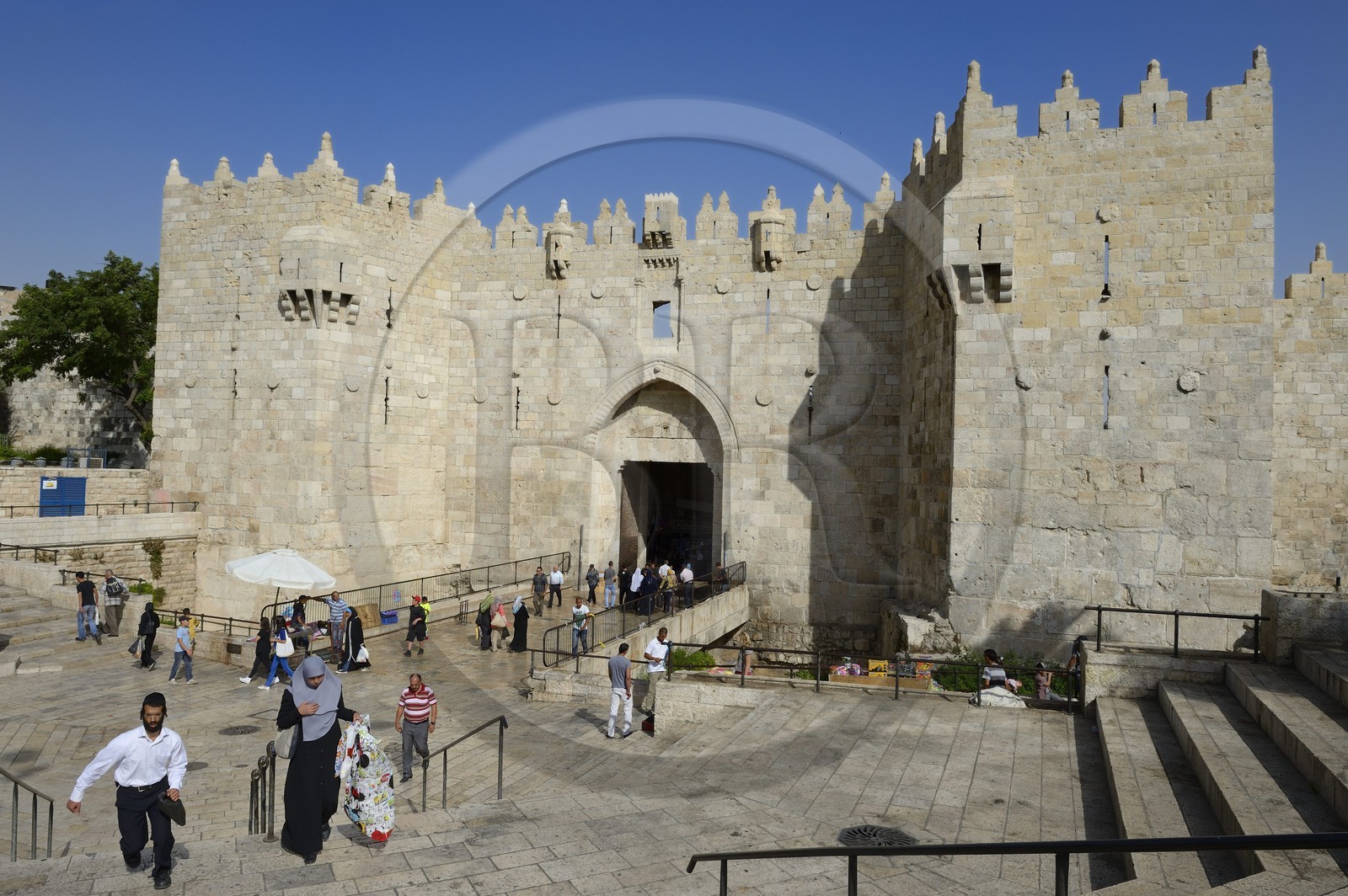 Israel, Jérusalem, ville sainte, vieille-ville classée Patrimoine Mondial de l'UNESCO, la Porte de Damas est l'entrée principale de la vieille ville