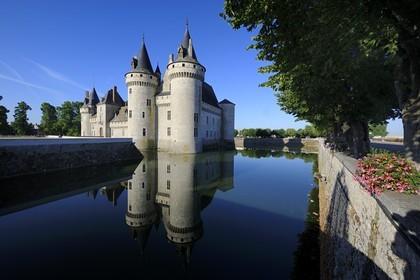 France, Loiret (45), Vallée de la Loire classée Patrimoine Mondial de l' UNESCO, Sully-sur-Loire, château du XIVe XVIIe siècles, mention obligatoire : Châteaux de Sully-sur-Loire, propriété du département du Loiret