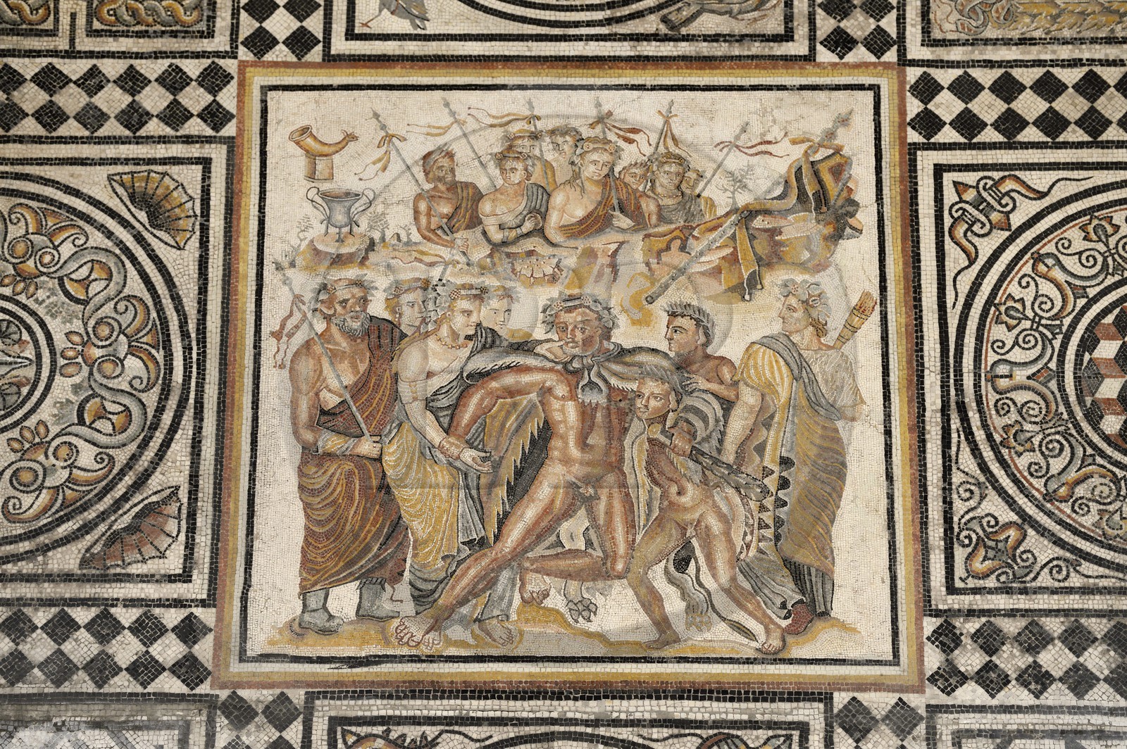 France, Rhône (69), Lyon, site historique classé Patrimoine Mondial de l'UNESCO, colline de Fourvière, musée gallo-romain de Fourvière, mosaïque L'ivresse d'Hercule datant du IIème siècle et en provenance du maison de Vienne