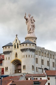 France, Haute-Loire (43), Espaly-Saint-Marcel, commune limitrophe du Puy-en-Velay, église du sanctuaire Saint Joseph de Bon Espoir