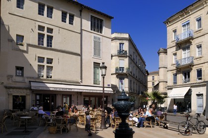 France, Gard (30), Nimes, la place aux Herbes