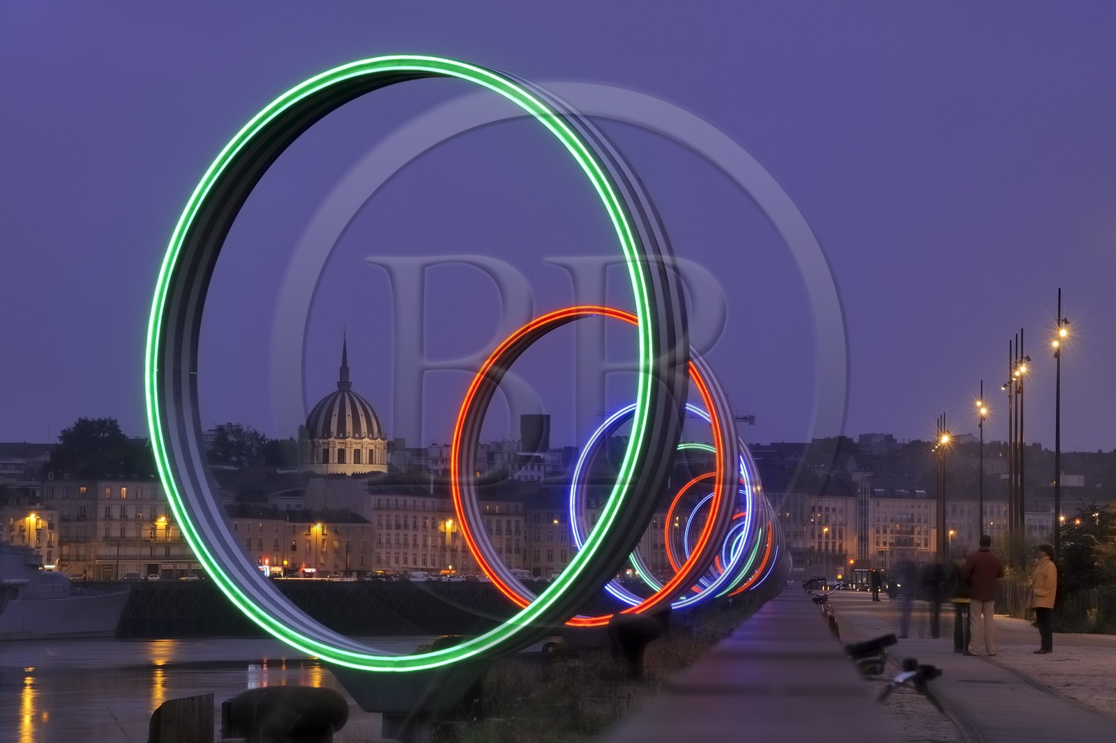 France, Loire-Atlantique (44), Nantes, l'Ile de Nantes, les anneaux de Buren sur les quais de Loire