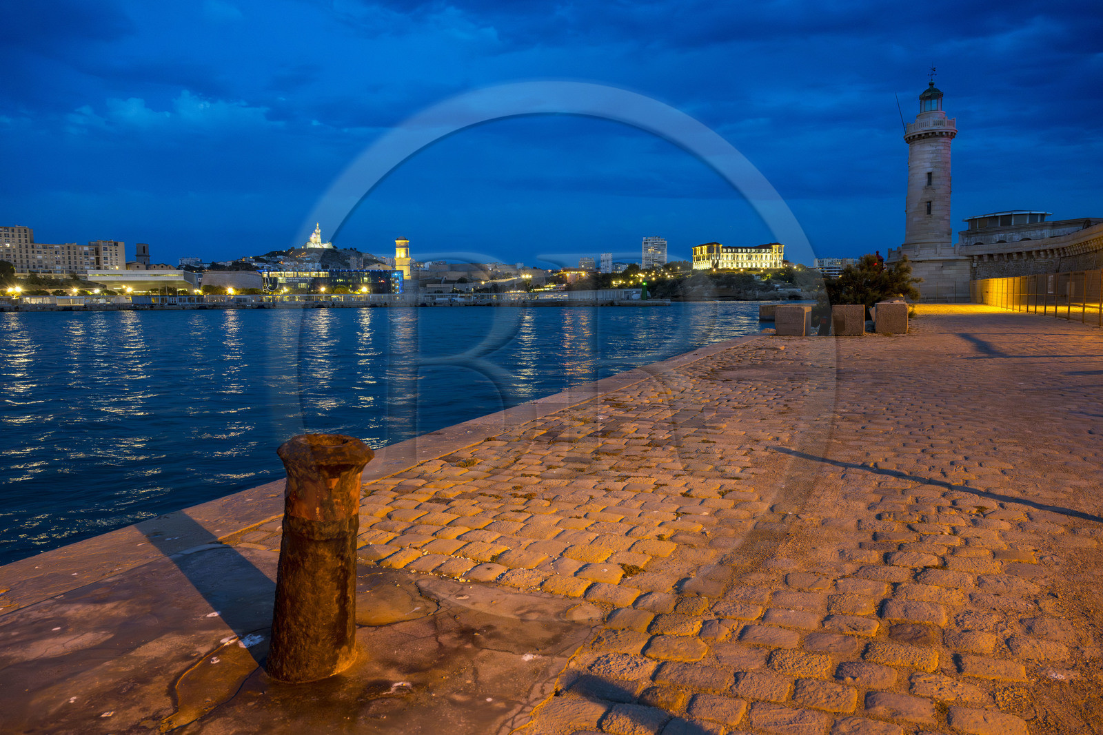 France, Bouches-du-Rhône (13), Marseille, Zone Euroméditerranée, grand port maritime de Marseille (GPMM), la digue du large et son phare de Sainte Marie France, Bouches-du-Rhône (13), Marseille, Zone Euroméditerranée, grand port maritime de Marseille (GPMM), la digue du large et son phare de Sainte Marie