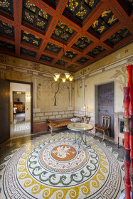 France, Alpes-Maritimes, Beaulieu-sur-Mer, neo-Greek style villa Kerylos build in 1908 by architect Emmanuel Pontremoli, rest room with a mosaic illustrating the legend of Triptolemus