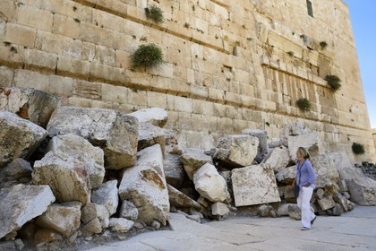 Israel, Jerusalem, holy city, the old town listed as World Heritage by UNESCO, the Temple Mount in the Davidson Center, western retaining wall of the Temple built by Herod the Great, traces of the arch of Davidson in the Herod street