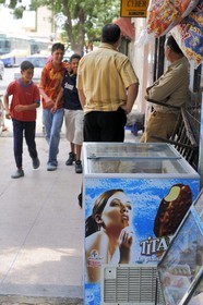 Maroc, région de l'Oriental, Oujda, vente de glaces