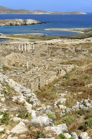 Grèce, île de Delos, classée Patrimoine Mondial de l'UNESCO, site archéologique de Délos, sanctuaire d'Apollon, la plus grande cité antique de la mer Egée, quartier du théatre