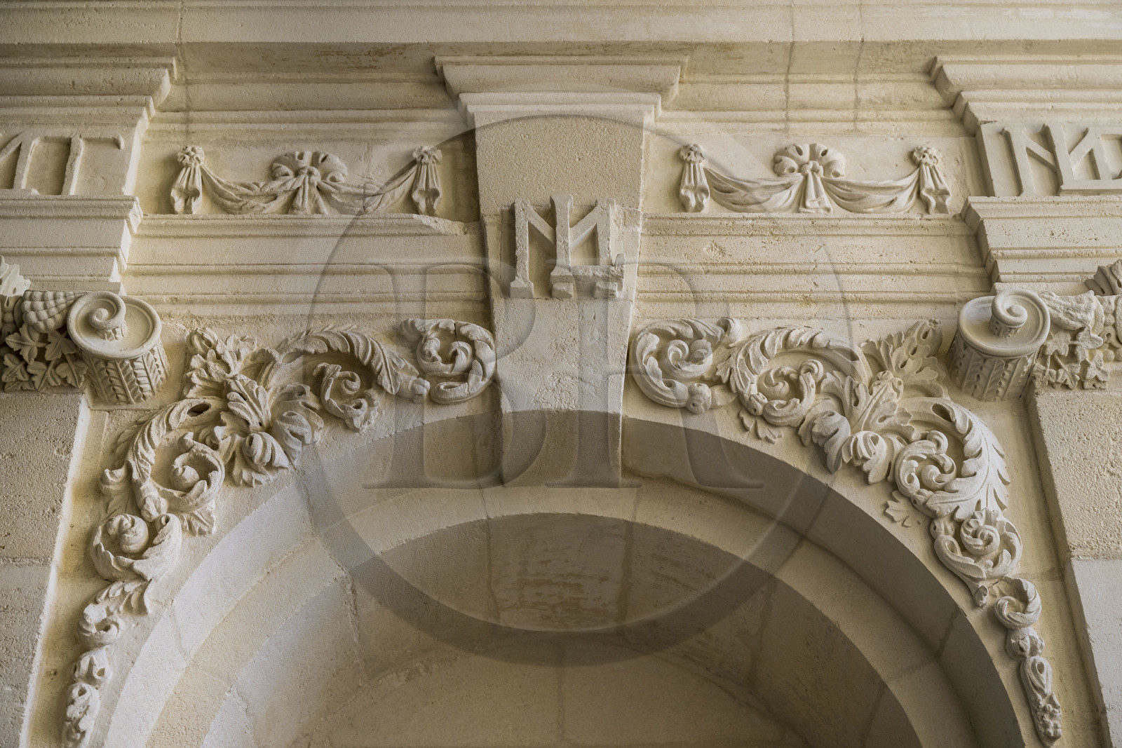 France, Gironde (33), le Verdon-sur-Mer, phare de Cordouan, classé Patrimoine Mondial de l'UNESCO, l'appartement du roi (1er étage),  les lettres MTL font référence à Louis XIV et à son épouse Marie-Thérèse d'Autriche