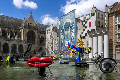 France, Paris, Les Halles Beaubourg district, the Stravinsky fountain by Jean Tinguely and Niki de Saint Phalle
