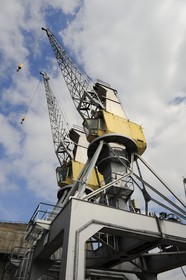 France, Loire-Atlantique (44), port de Saint-Nazaire, grues du grand bassin
