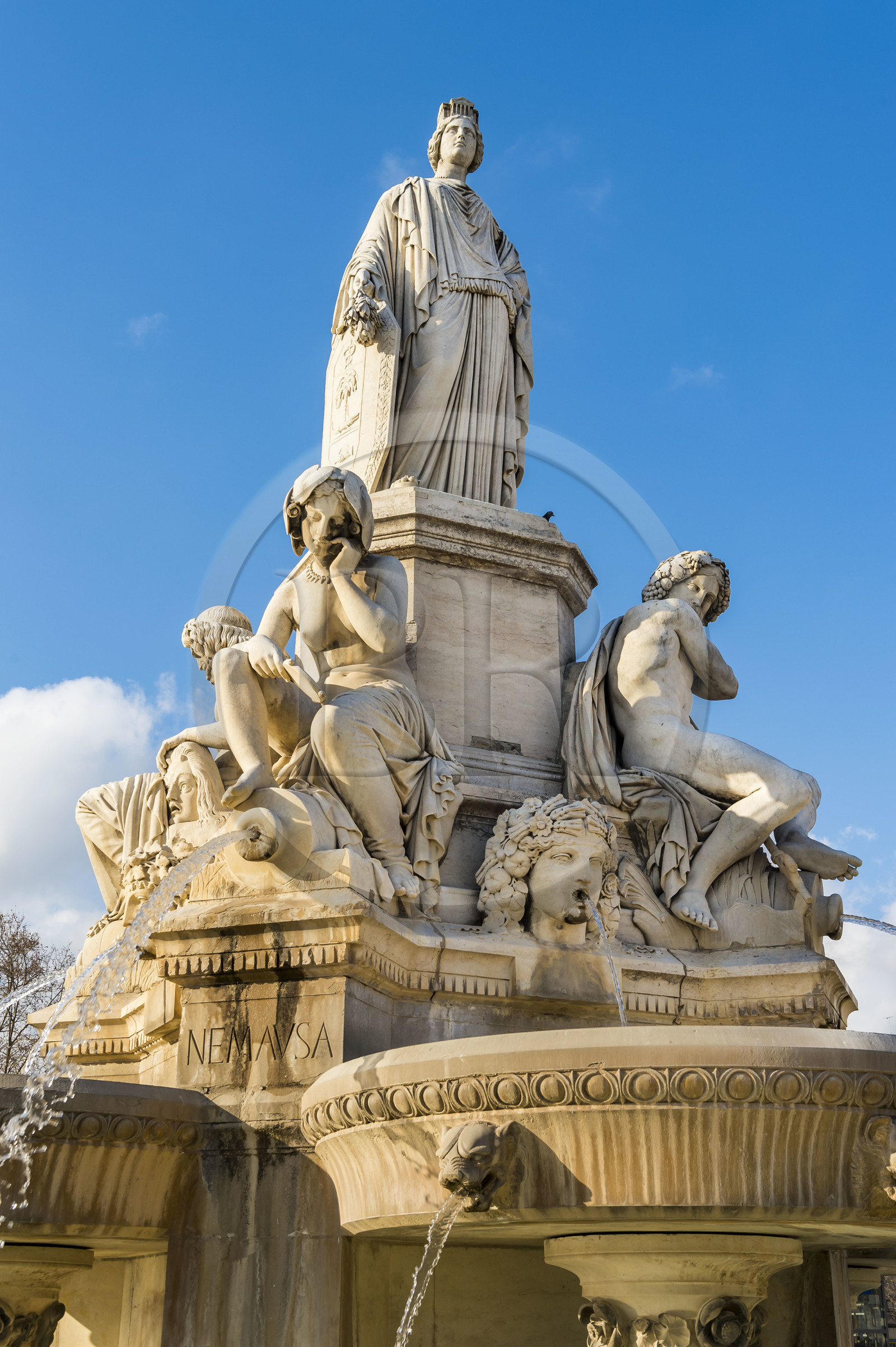France, Gard (30), Nîmes, esplanade Charles-de-Gaulle, la Fontaine Pradier, allégorie de la ville de Nîmes et des 4 cours d'eau qui alimentent la région
