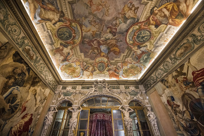 France, Alpes-Maritimes, Nice, old town, Palais Lascaris mid 17th century, second floor state room and its alcove