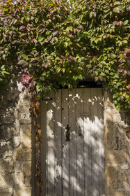 France, Gard (30), Saint-Maximin, village sur le chemin longeant le tracé de l'aqueduc romain de Nimes
