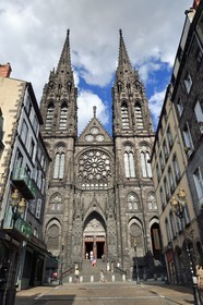 France, Puy de Dome, Clermont Ferrand, rue des Gras leading to Notre-Dame-de-l'Assomption cathedral
