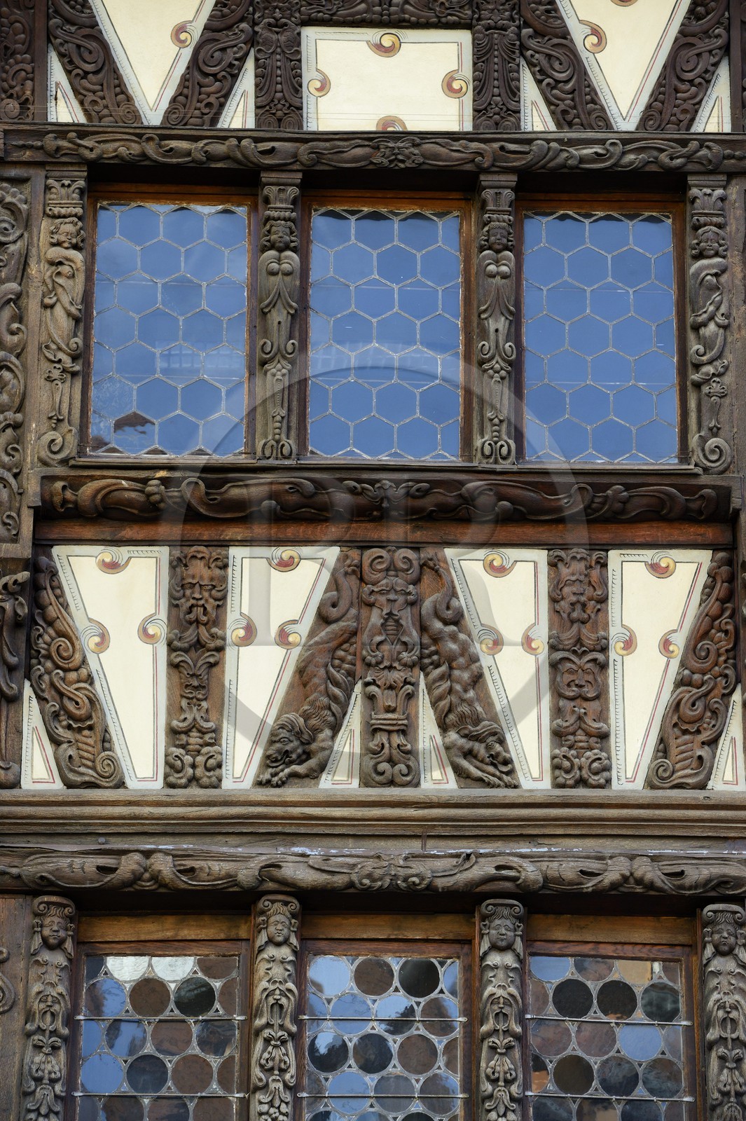 France, Bas Rhin (67), Saverne, détail de la façade de la Maison à colombage Katz du XVIIème siècle