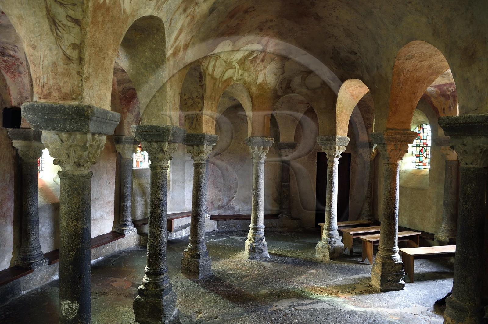 France, Haute-Loire (43), Aiguilhe, commune limitrophe du Puy-en-Velay, étape classée Patrimoine Mondial de l'UNESCO dans le cadre des chemins de Compostelle, la Chapelle Saint-Michel d'Aiguilhe, le cycle des Rois Mages en peinture murale